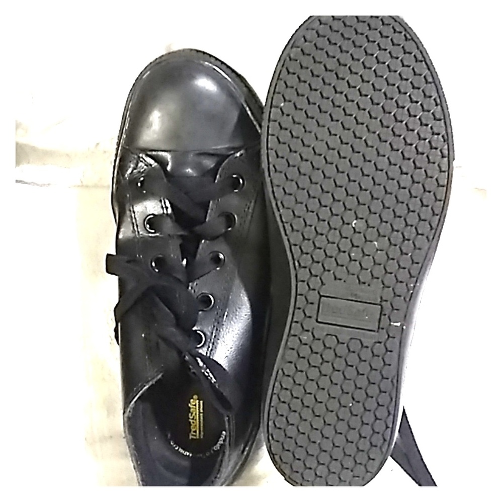 Slip resistant shoes
